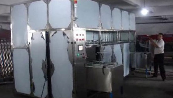 全自動(dòng)超聲波氣相清洗機2